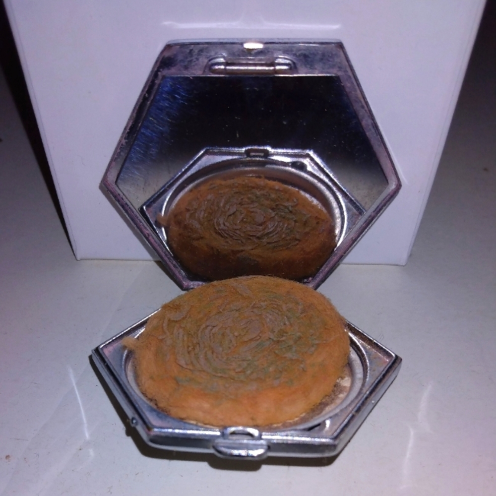 Vintage Houbigant Flower Basket Powder Compact - Picture 6 of 11